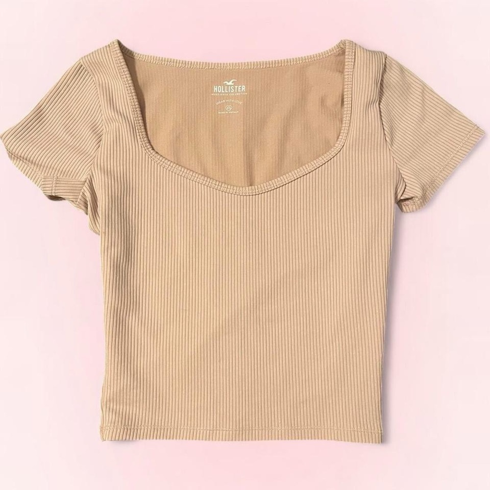 NWT Hollister Tan Baby Tee